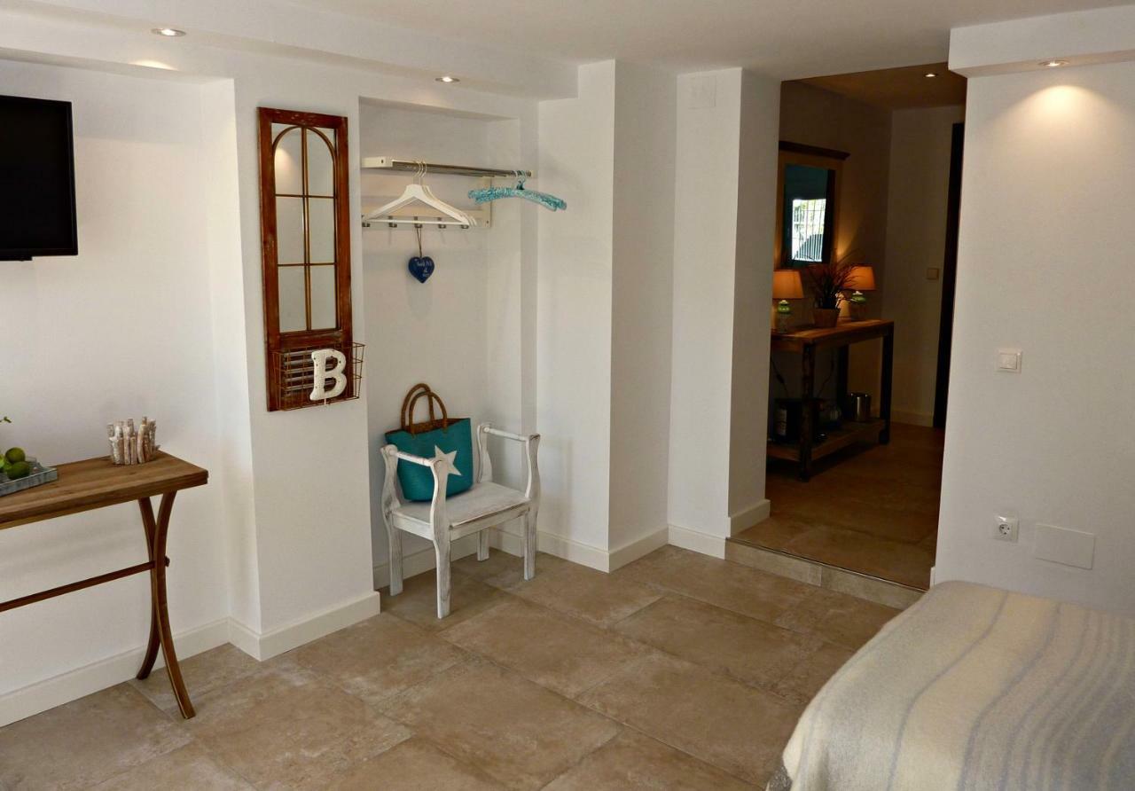 Villa Breeze Boutique Guest Rooms, Marbella Sitio de Calahonda Exterior photo