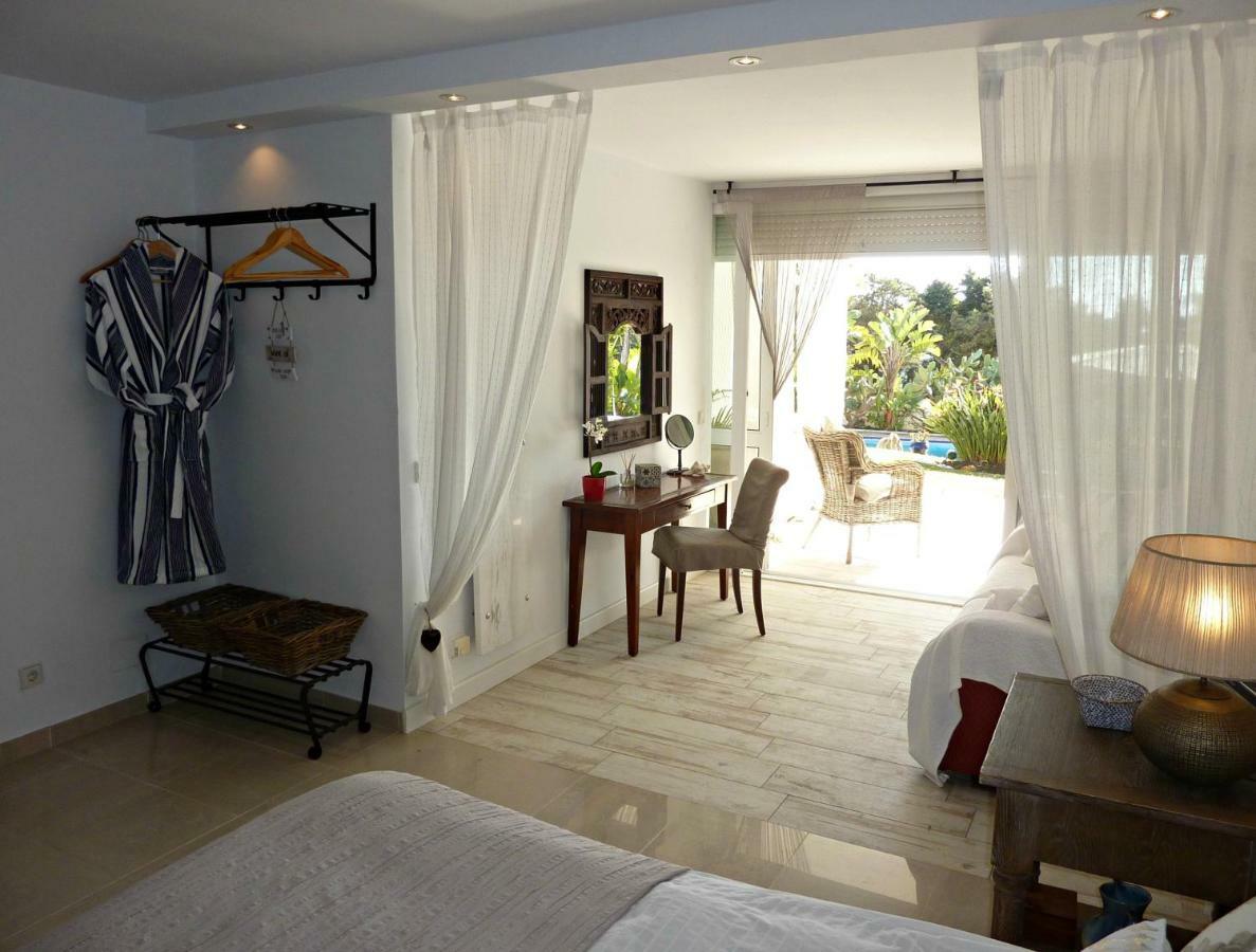Villa Breeze Boutique Guest Rooms, Marbella Sitio de Calahonda Exterior photo