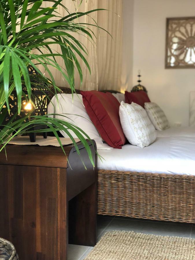Villa Breeze Boutique Guest Rooms, Marbella Sitio de Calahonda Exterior photo